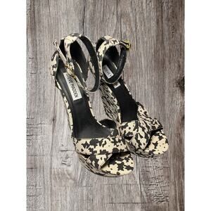Steve Madden‎ black and white wedge heels. Size 7
